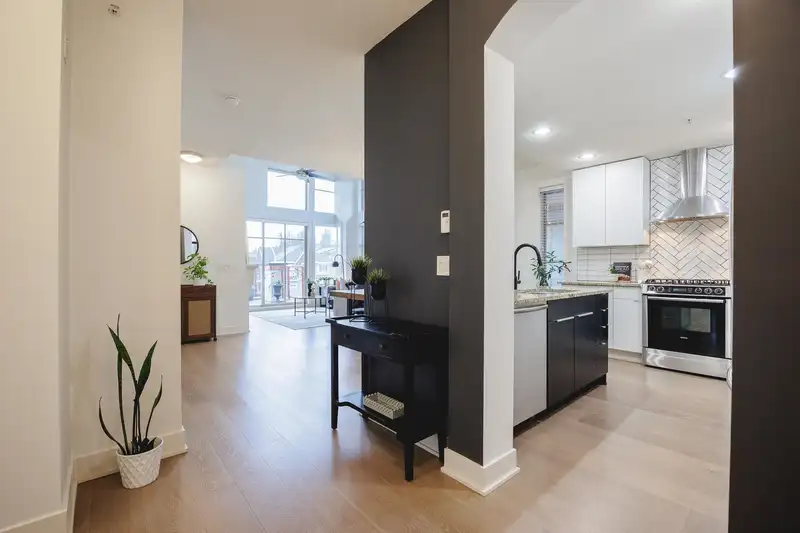 304 16469 64 AVENUE - photo 3 of 40