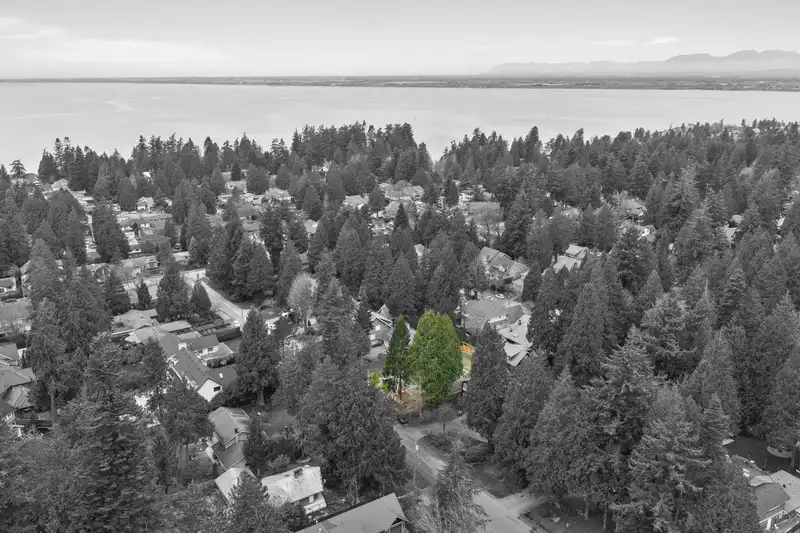 12489 23 AVENUE - photo 3 of 14