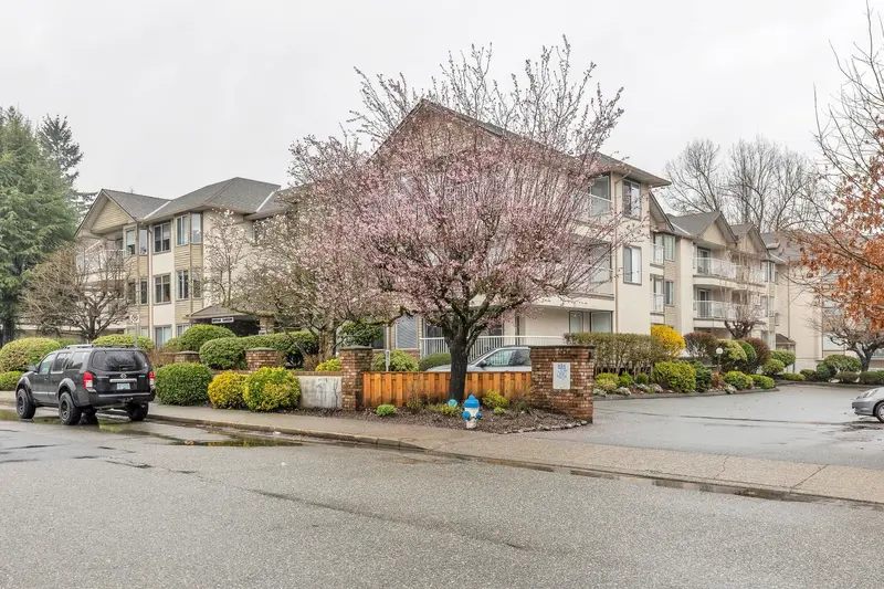 312 33401 MAYFAIR AVENUE - photo 2 of 25