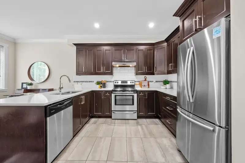 123 15399 GUILDFORD DRIVE - photo 2 of 40