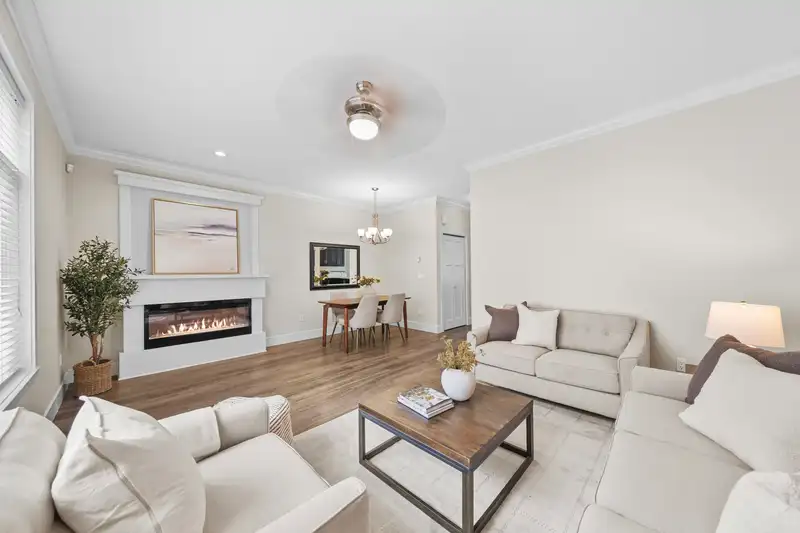 123 15399 GUILDFORD DRIVE - photo 4 of 40