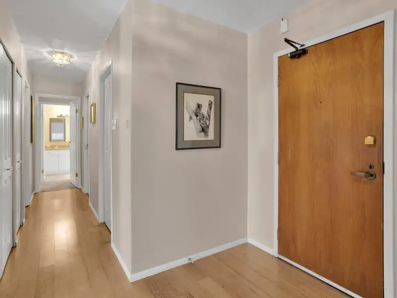 206 2140 BRIAR AVENUE - photo 4 of 37