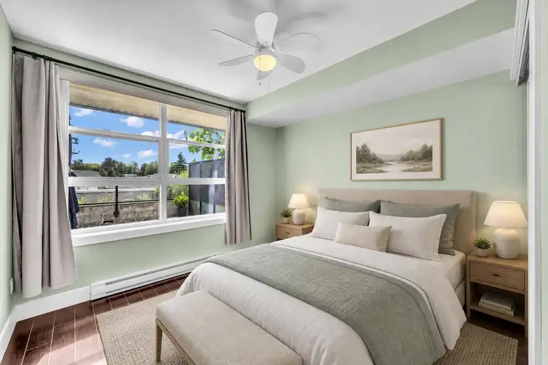 211 4338 COMMERCIAL STREET - photo 4 of 31
