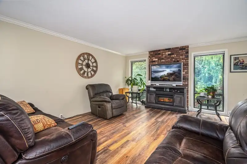 3505 CARIBOO COURT - photo 2 of 40