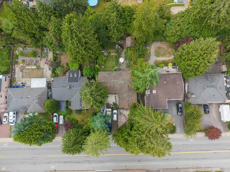 886 E 29TH STREET - photo 2 of 28