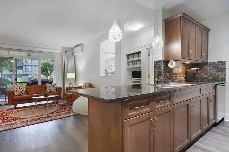 106 2068 SANDALWOOD CRESCENT - photo 2 of 21