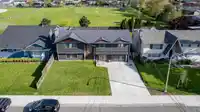 5365 MAPLE CRESCENT - thumbnail 3