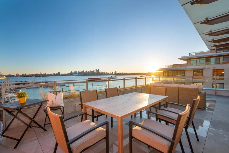 520 755 HARBOURSIDE DRIVE - photo 2 of 25