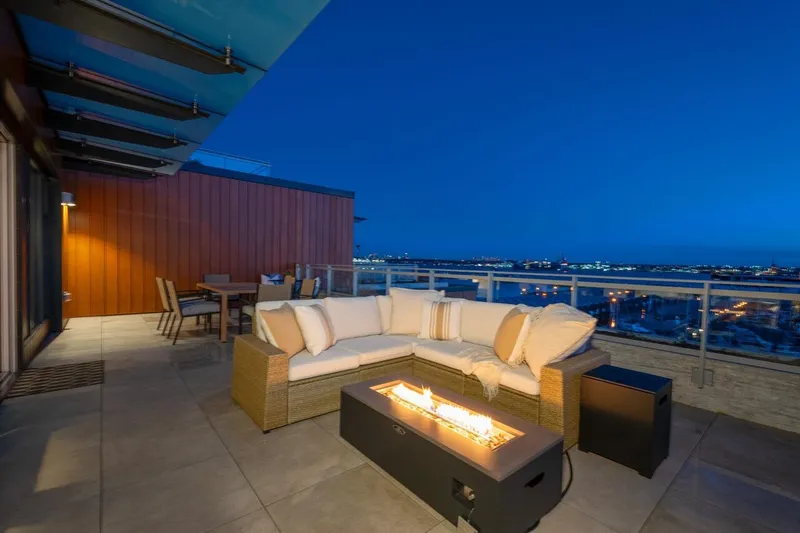 520 755 HARBOURSIDE DRIVE - photo 3 of 25