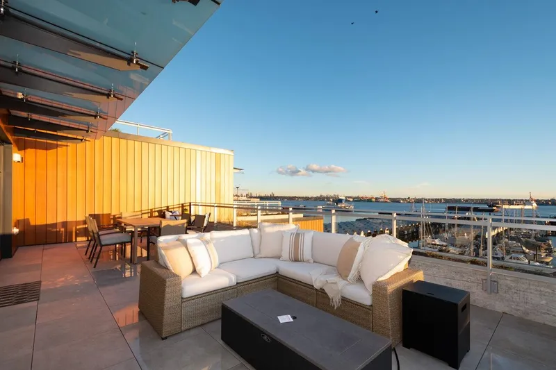 520 755 HARBOURSIDE DRIVE - photo 4 of 25