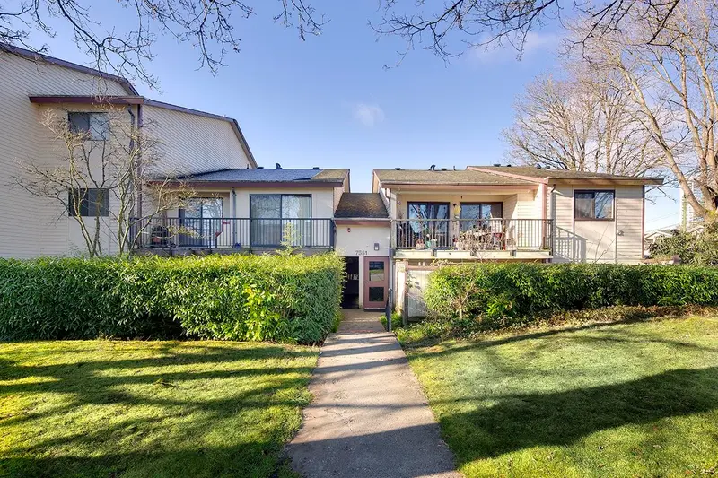 5 7551 HUMPHRIES STREET - photo 2 of 25