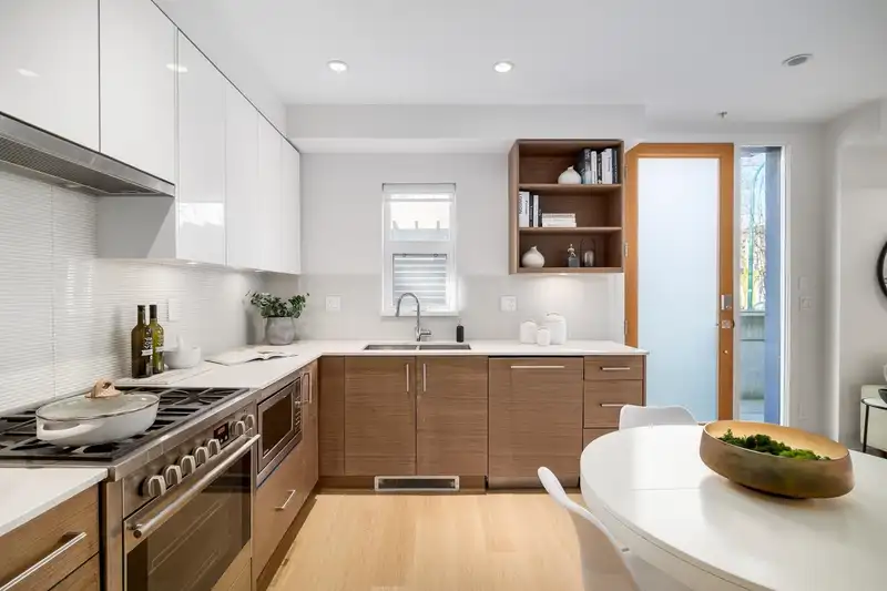3161 QUEBEC STREET - photo 3 of 28