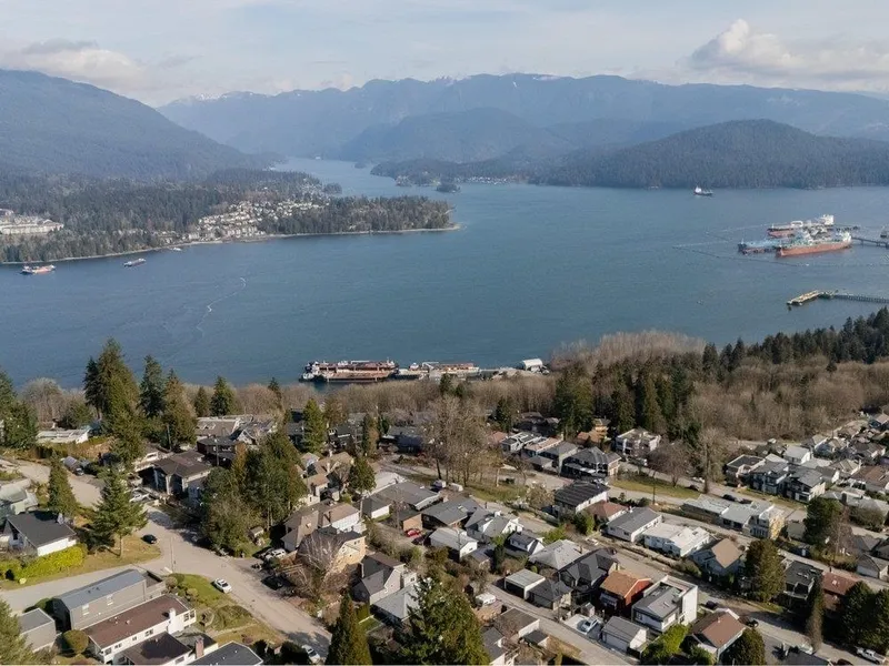 151 N HOLDOM AVENUE - photo 1 of 22