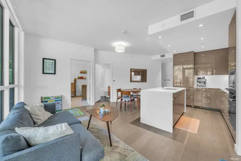 107 5189 CAMBIE STREET - photo 2 of 26