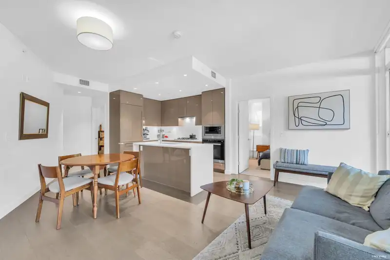 107 5189 CAMBIE STREET - photo 3 of 26