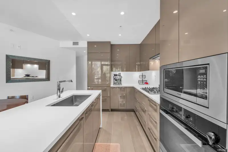 107 5189 CAMBIE STREET - photo 4 of 26