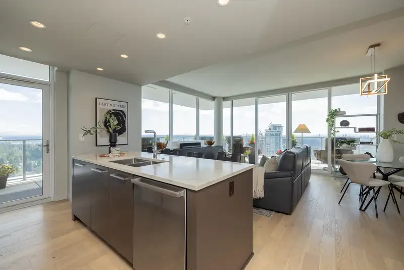4404 567 CLARKE ROAD - photo 2 of 40