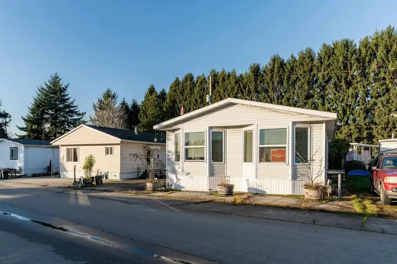 222 201 CAYER STREET - photo 2 of 21