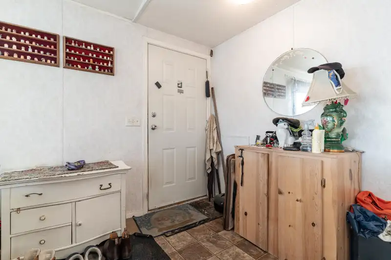 222 201 CAYER STREET - photo 4 of 21