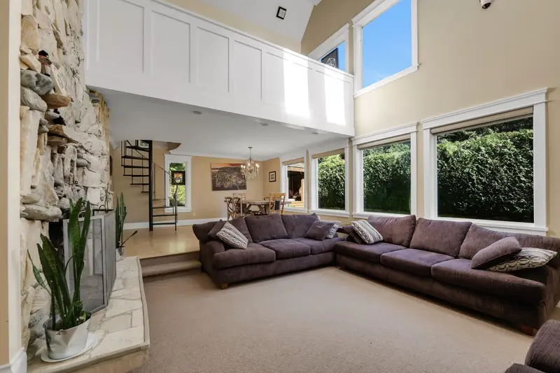 1159 AXEN ROAD - photo 2 of 25