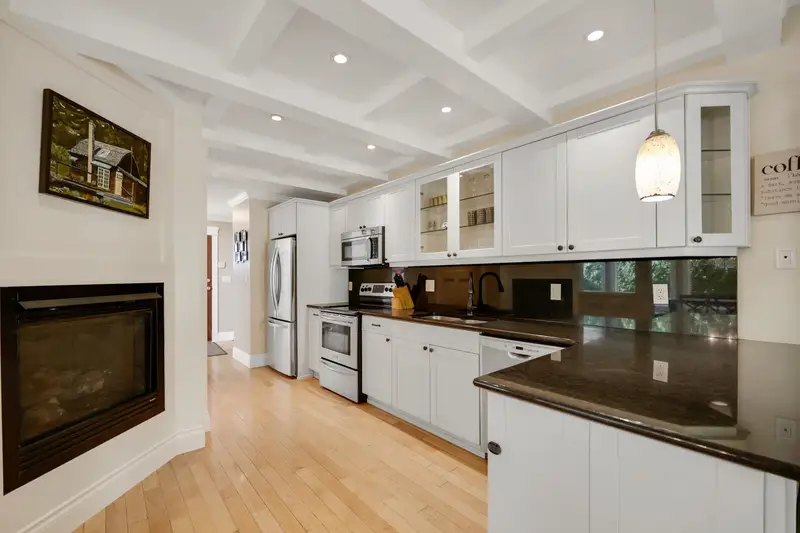 1159 AXEN ROAD - photo 4 of 25