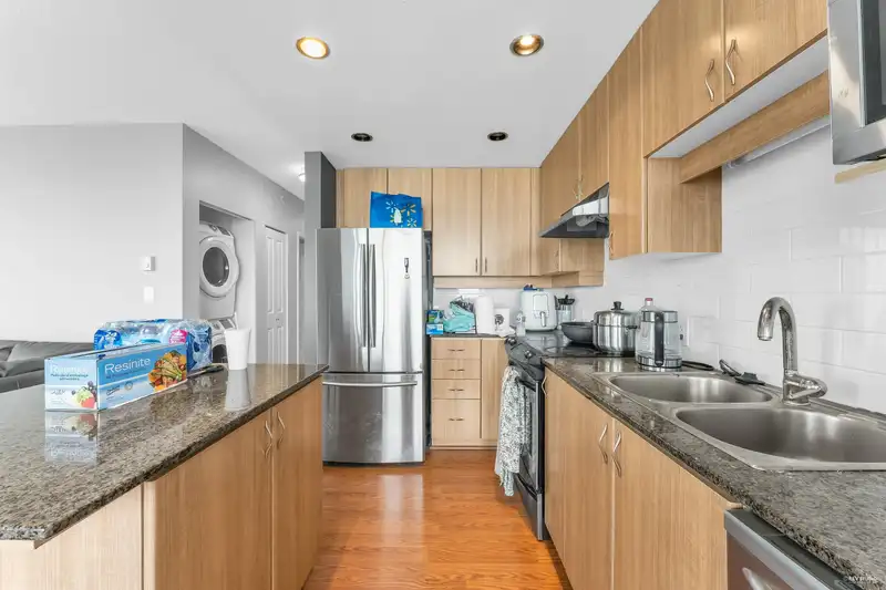 903 9232 UNIVERSITY CRESCENT - photo 4 of 28