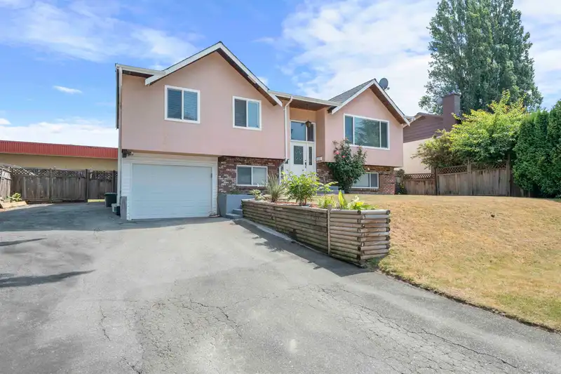 8368 111A STREET - photo 1 of 16
