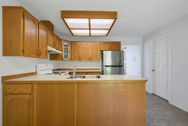33563A 2ND AVENUE - photo 3 of 37