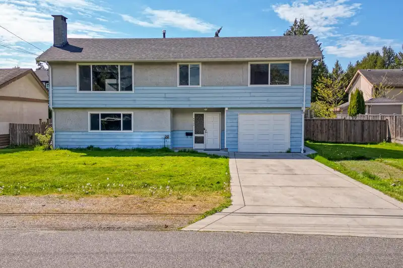 4925 58 STREET - photo 2 of 31