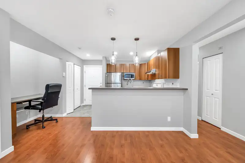 103 14885 105 AVENUE - photo 4 of 32