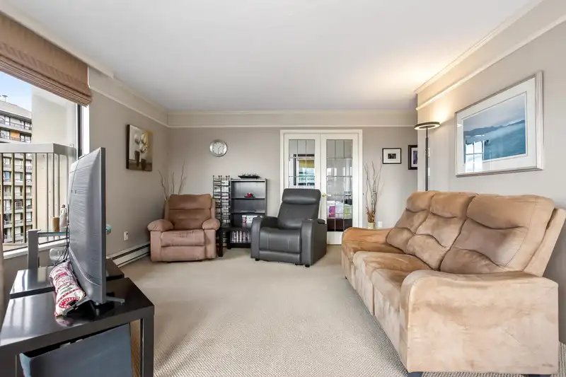 1608 2041 BELLWOOD AVENUE - photo 4 of 40
