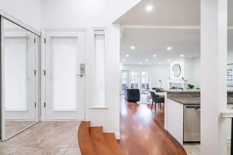 101 2045 DUNBAR STREET - photo 4 of 31