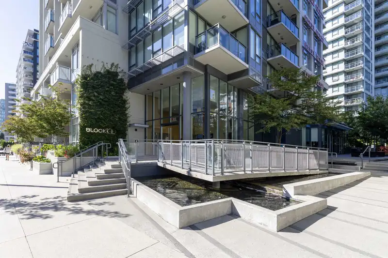 1206 111 E 1ST AVENUE - photo 1 of 24