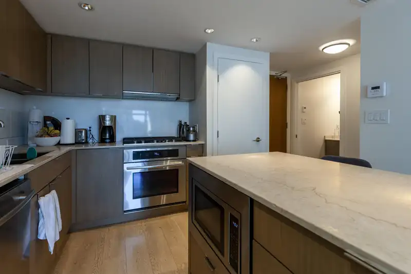 1206 111 E 1ST AVENUE - photo 4 of 24