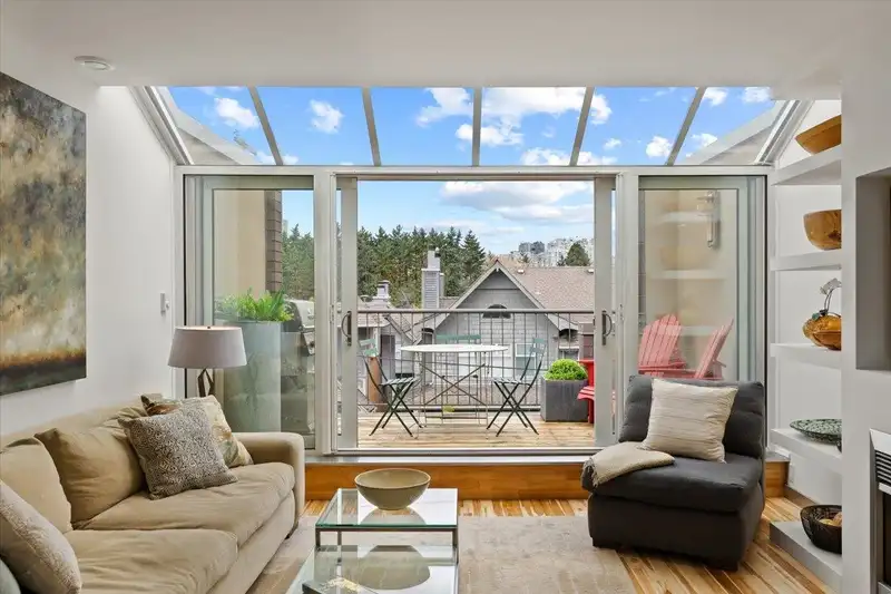 834 W 7TH AVENUE - photo 3 of 40