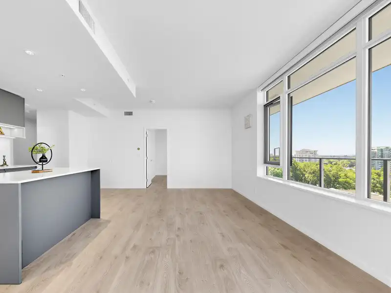 1101 6788 MINORU BOULEVARD - photo 3 of 31