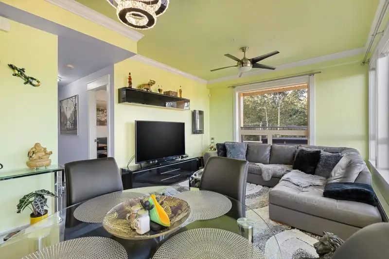 403 19228 64 AVENUE - photo 4 of 26