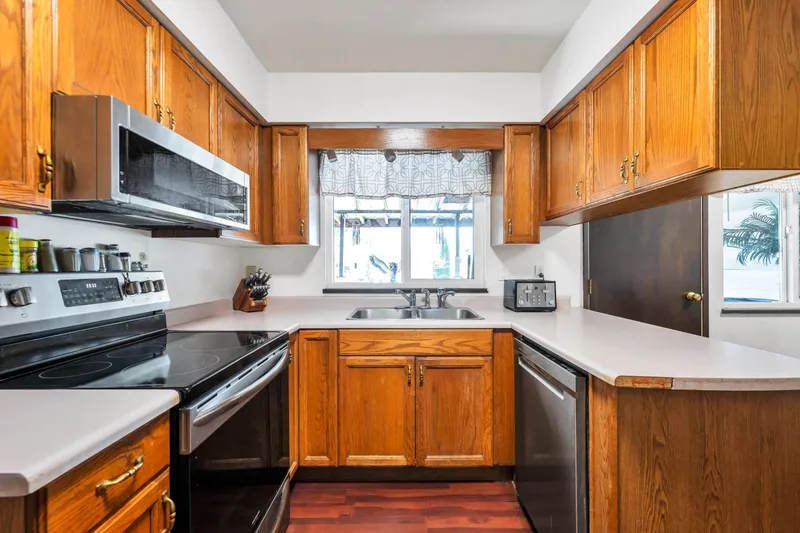 5927 184 STREET - photo 3 of 25