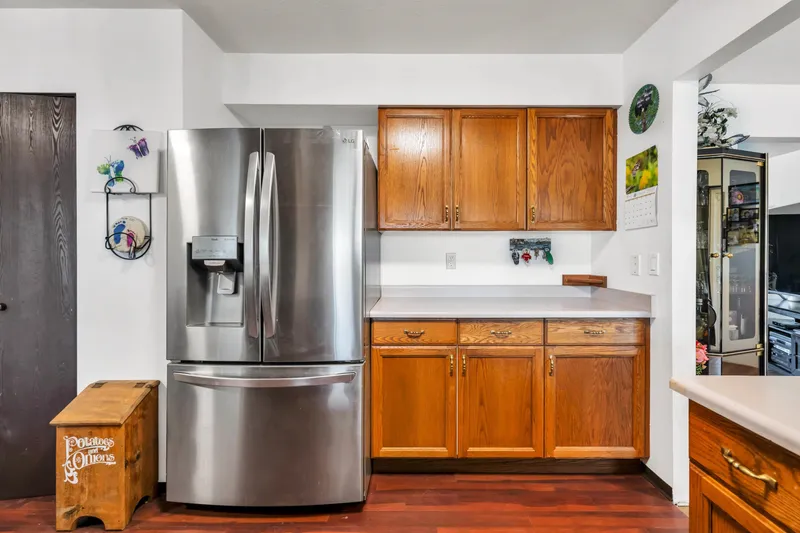 5927 184 STREET - photo 4 of 25