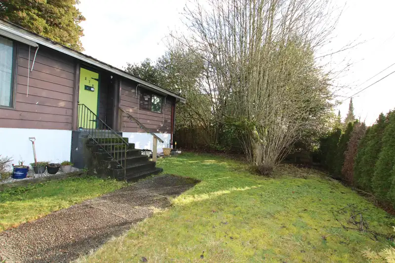 270 DUTHIE AVENUE - photo 2 of 26