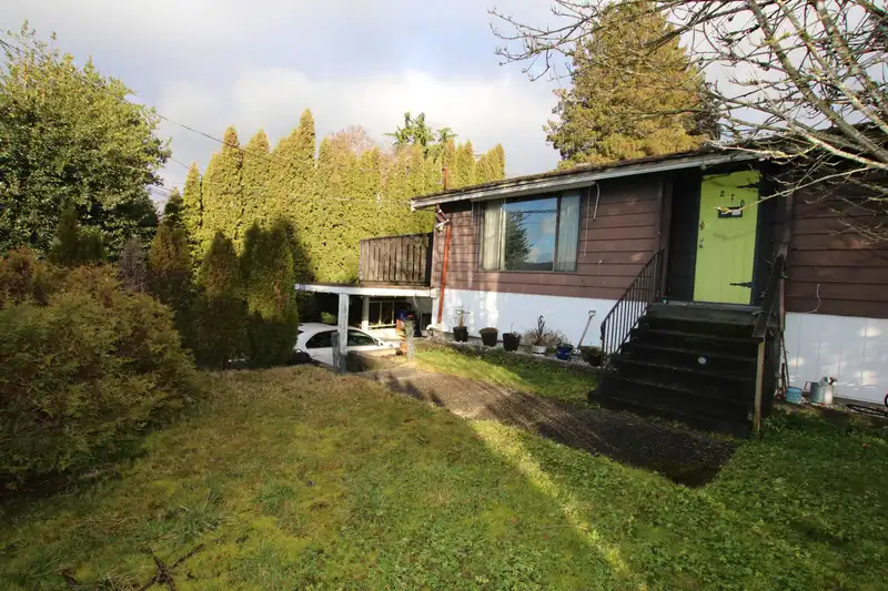 270 DUTHIE AVENUE - photo 4 of 26