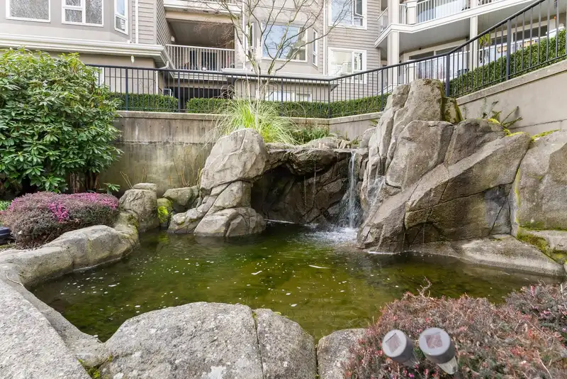 222 5888 DOVER CRESCENT - photo 4 of 40