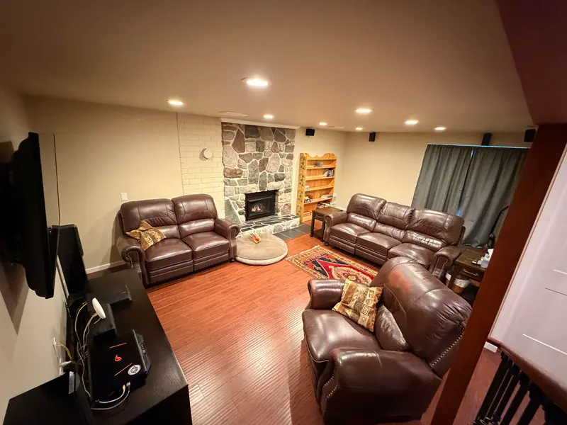 4898 SUNSHINE COAST HIGHWAY - photo 4 of 25