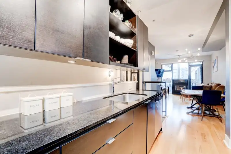 3645 COMMERCIAL STREET - photo 4 of 40