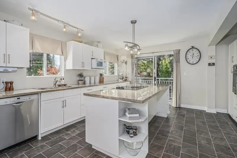 967 WALALEE DRIVE - photo 1 of 34
