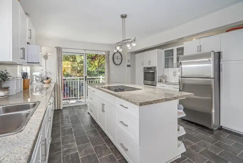 967 WALALEE DRIVE - photo 2 of 34