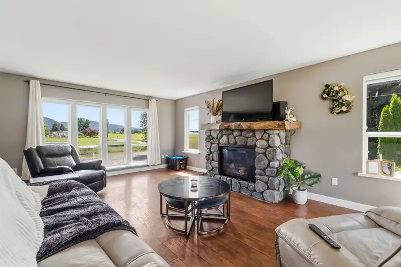 7310 KELLEHER STREET - photo 3 of 31