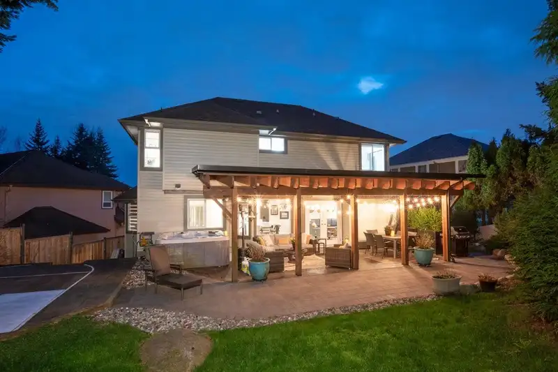 2823 THIMBLEBERRY COURT - photo 1 of 39