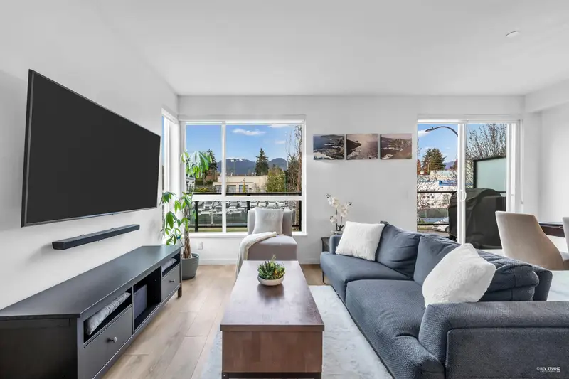 1 533 E 3RD STREET - photo 2 of 25