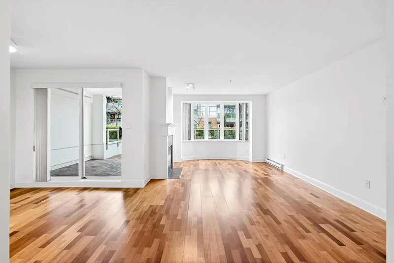 213 220 NEWPORT DRIVE - photo 3 of 25